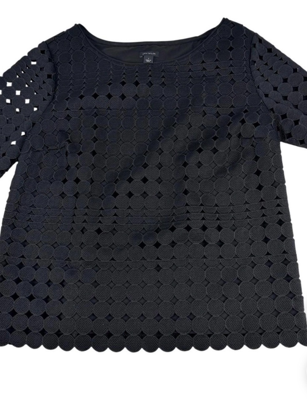 Ann Taylor Black Circle Crochet Short Sleeve Blouse